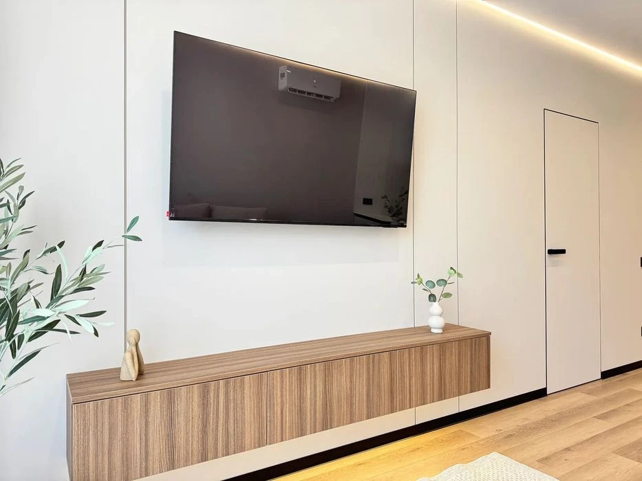 Elite one-room apartment with kitchen-living room in the city center