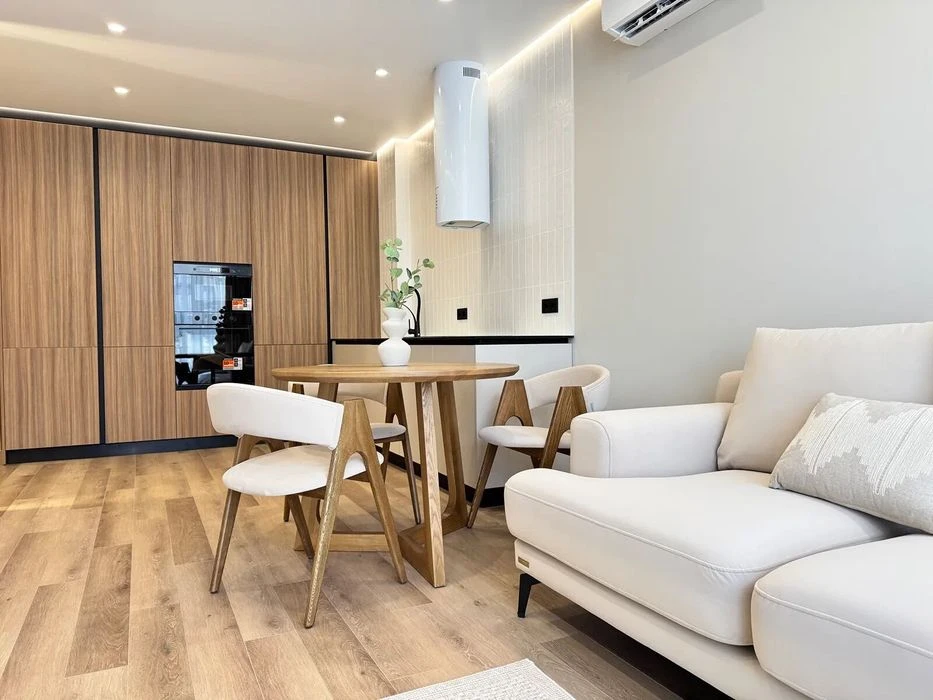 Elite one-room apartment with kitchen-living room in the city center