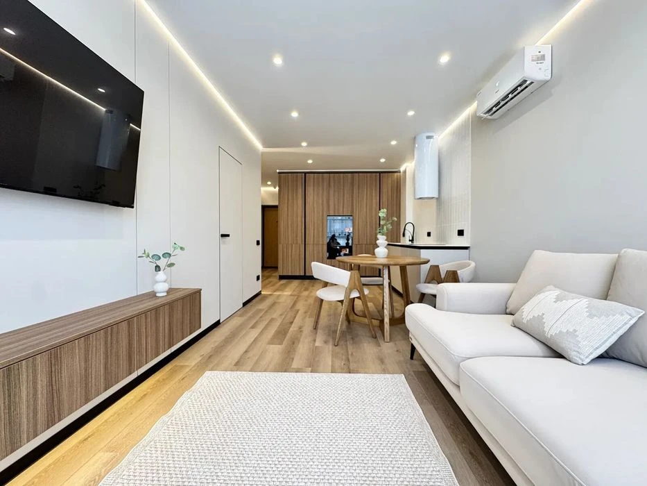 Elite one-room apartment with kitchen-living room in the city center
