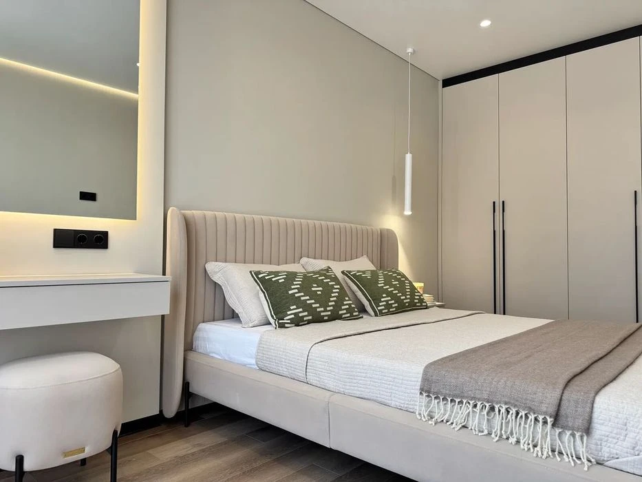 Elite one-room apartment with kitchen-living room in the city center
