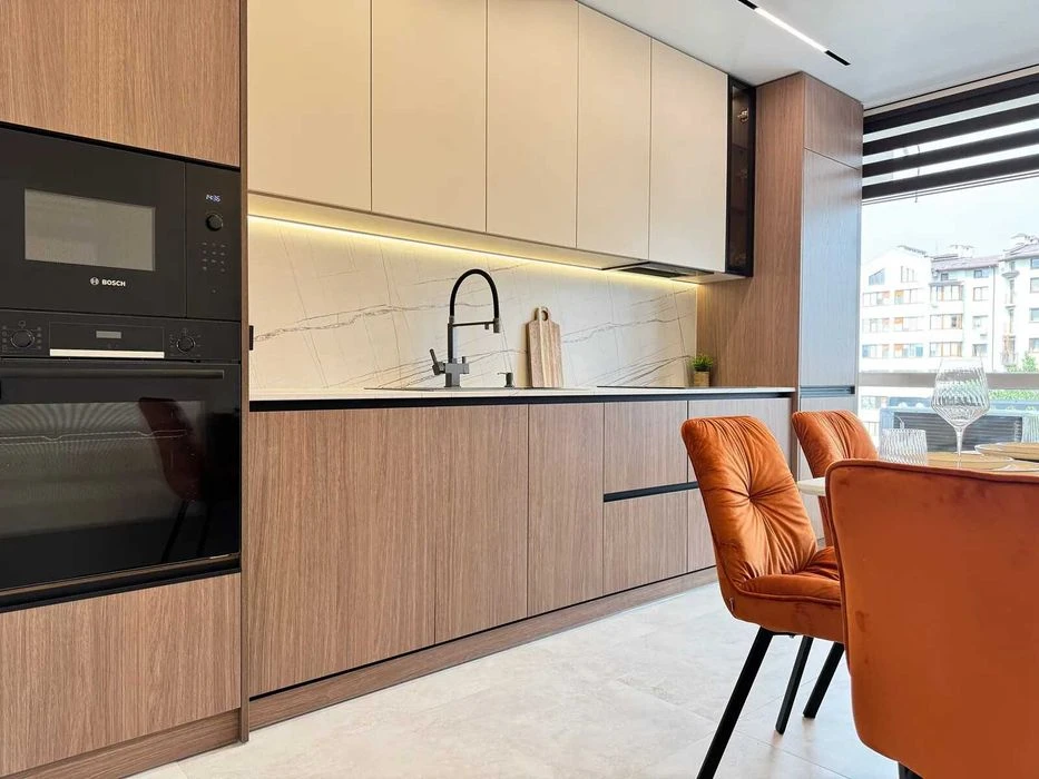 Two-room apartment in the center with luxurious renovation