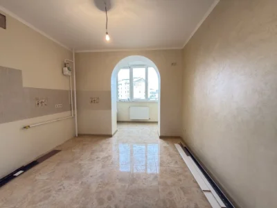 Продаж 1-кімнатної квартири в обжитій новобудові в центрі .