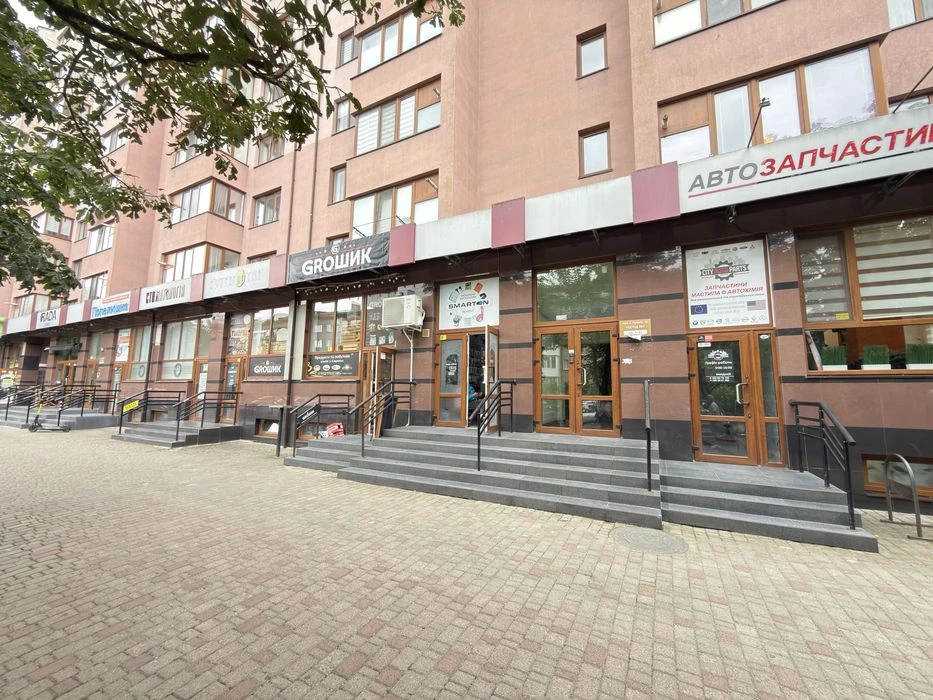 Продаж 1-кімнатної квартири в обжитій новобудові в центрі .
