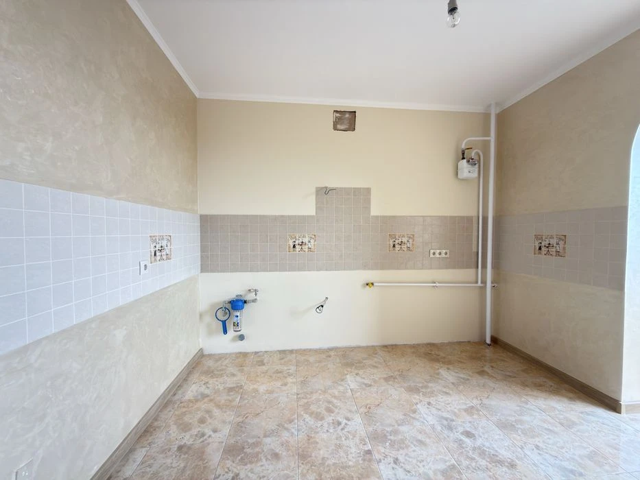 Продаж 1-кімнатної квартири в обжитій новобудові в центрі .