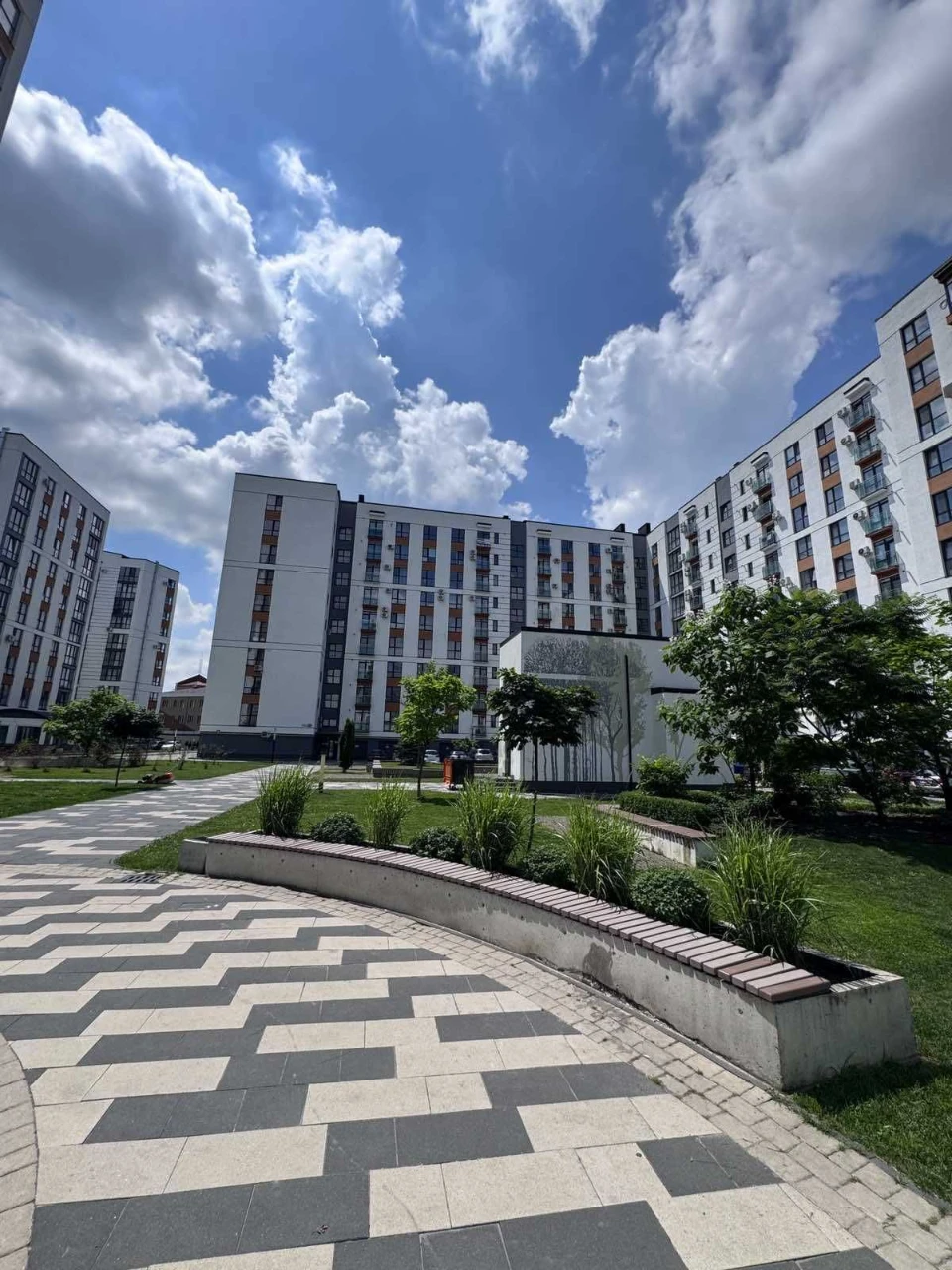 3-room apartment for sale in the Lypky residential complex