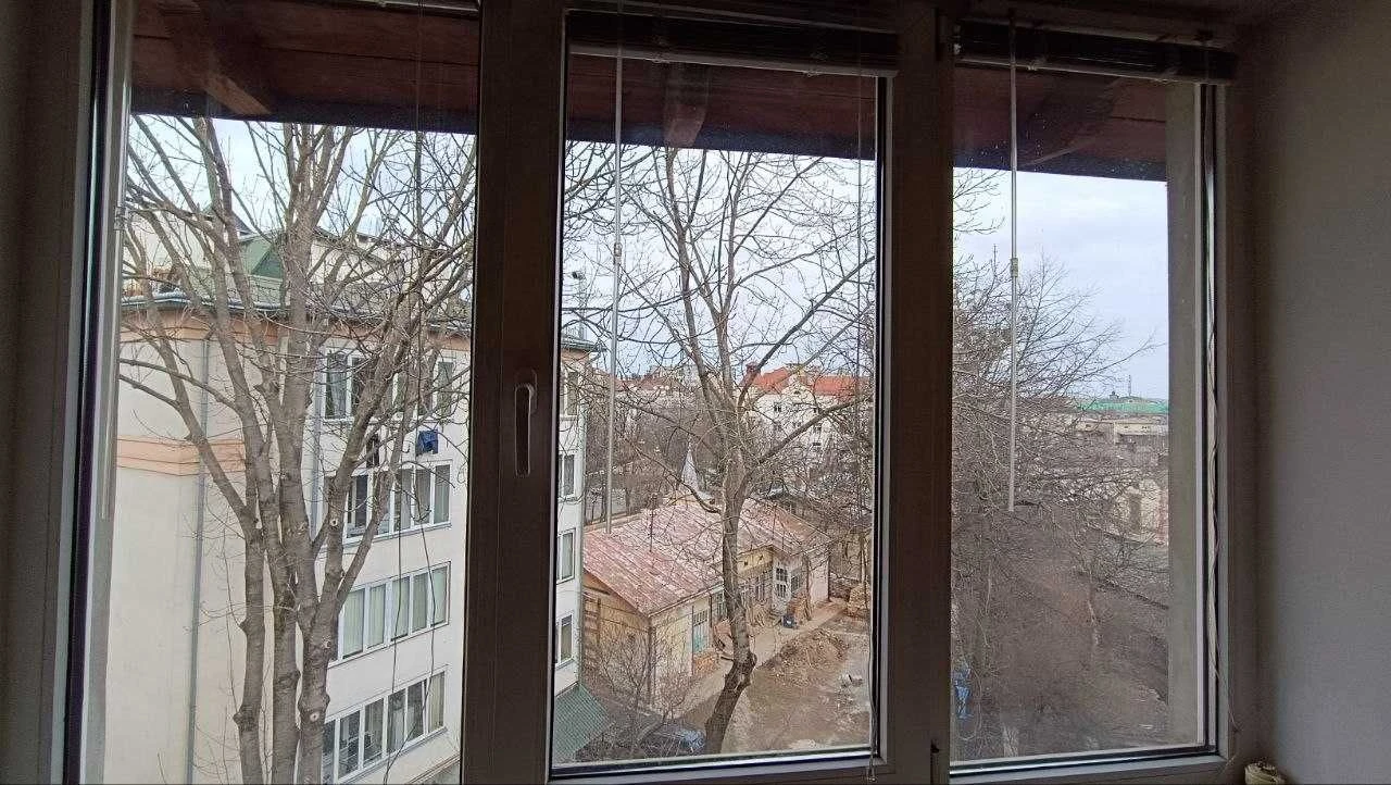 Трикімнатний польський люкс в центрі міста, в. Мулика
