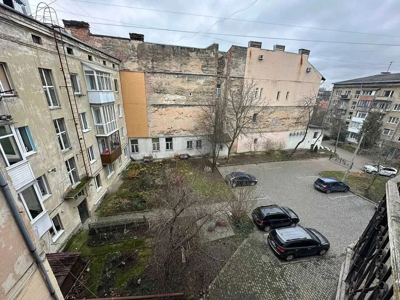 Ексклюзивна 3 кімнатна квартира в центрі