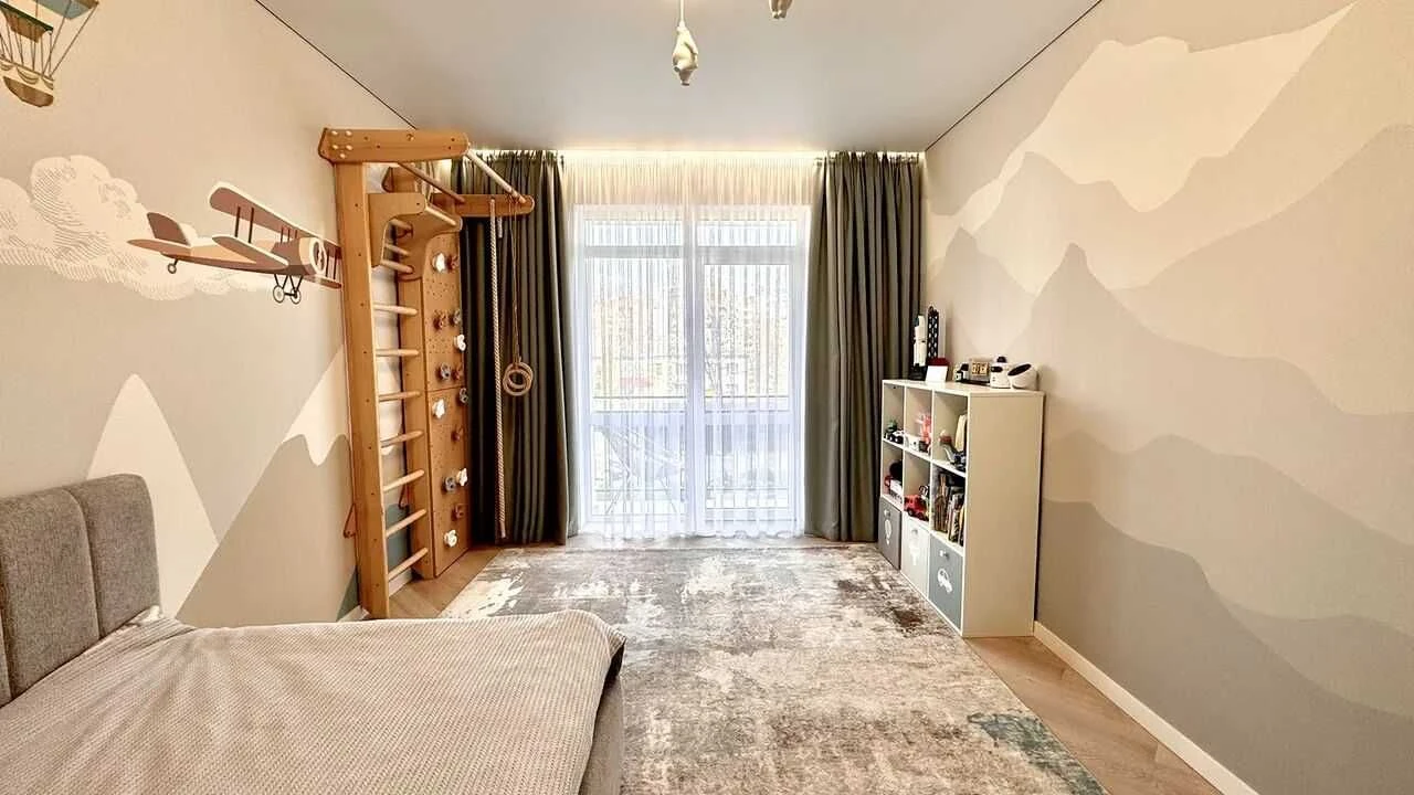 Продаж 3к квартири з дизайнерським ремонтом , меблями та тех