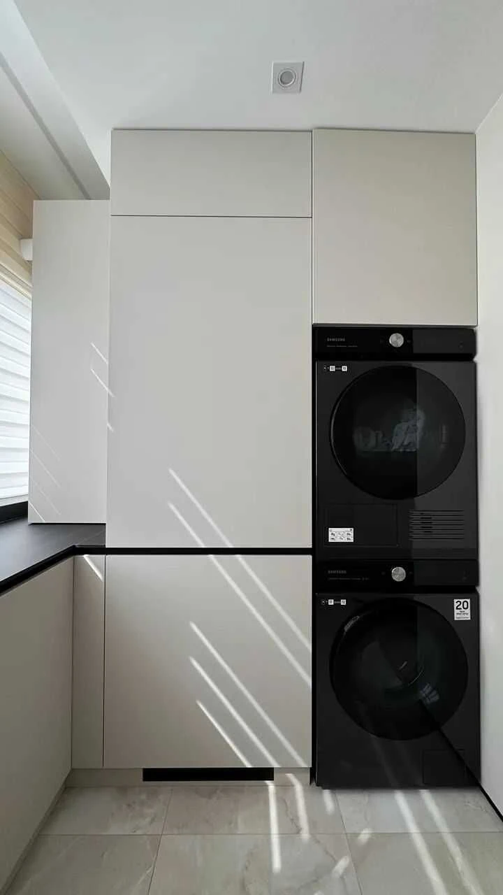 Продаж 3к квартири з дизайнерським ремонтом , меблями та тех