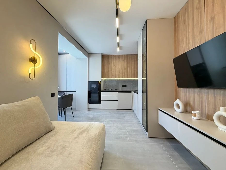One-room + kitchen-studio apartment 5 minutes from the center