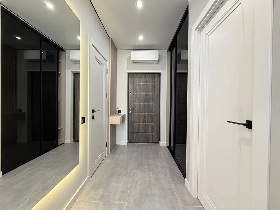 One-room + kitchen-studio apartment 5 minutes from the center