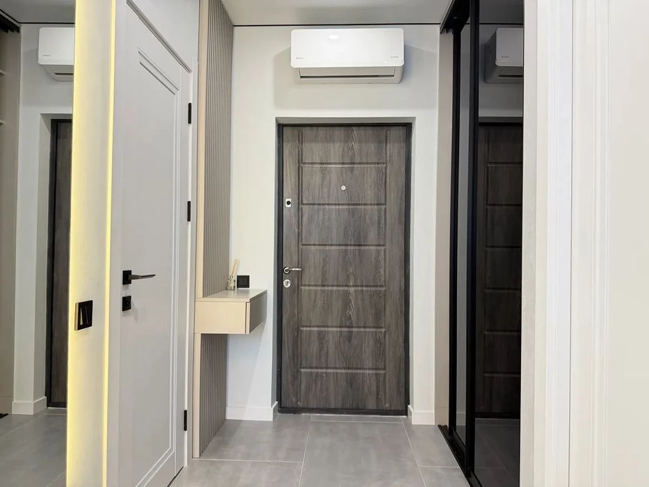 One-room + kitchen-studio apartment 5 minutes from the center
