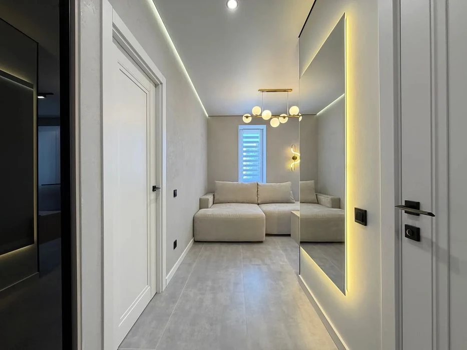 One-room + kitchen-studio apartment 5 minutes from the center