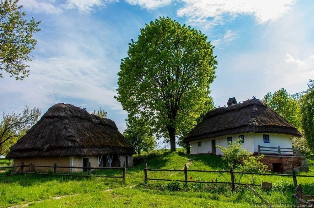 Sale of 2-room apartment 45 sq. m. on Akademika Zabolotnogo St. 12