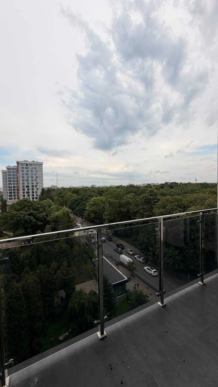 Продается 2 ком. квартира с террасой и видом на ОЗЕРО в ЖК