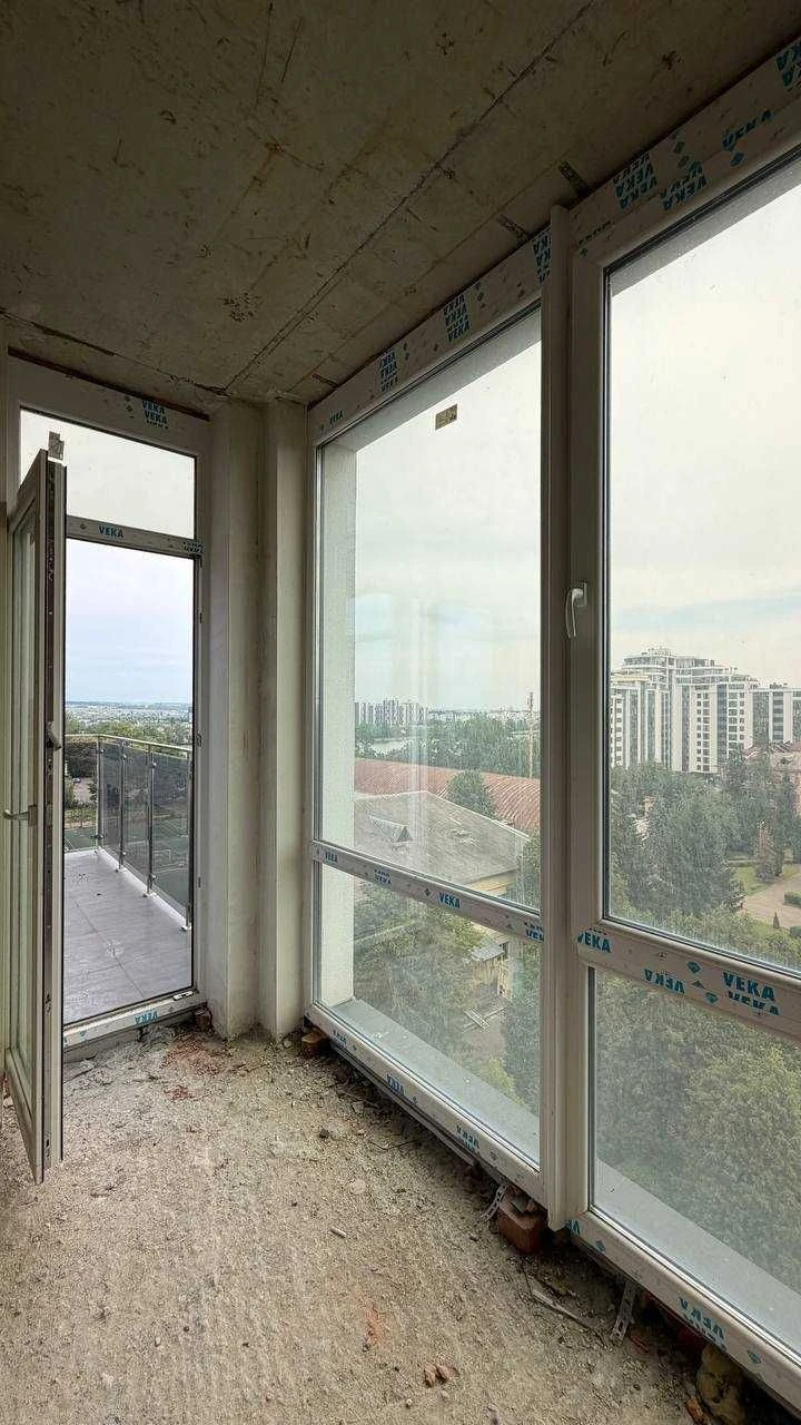 Продается 2 ком. квартира с террасой и видом на ОЗЕРО в ЖК