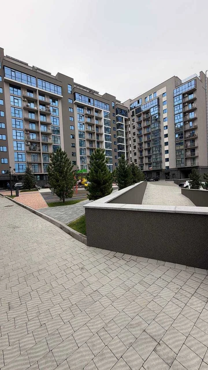 Продается 2 ком. квартира с террасой и видом на ОЗЕРО в ЖК