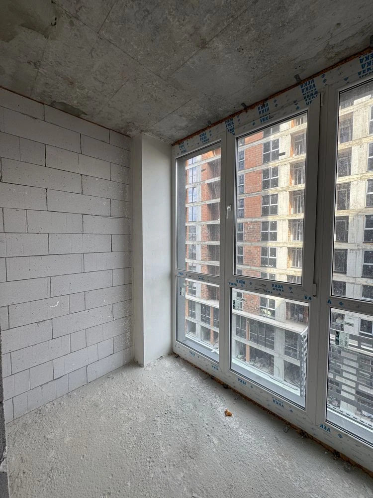 Sale of a three-room business-class apartment in the Yarko Center residential complex -