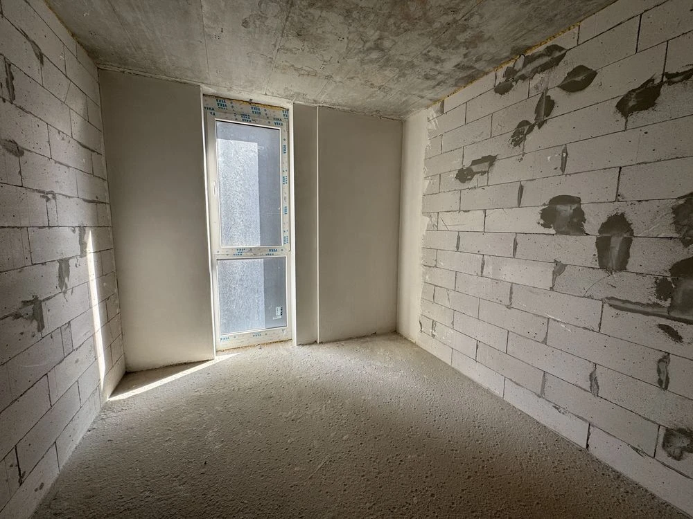 Sale of a three-room business-class apartment in the Yarko Center residential complex -