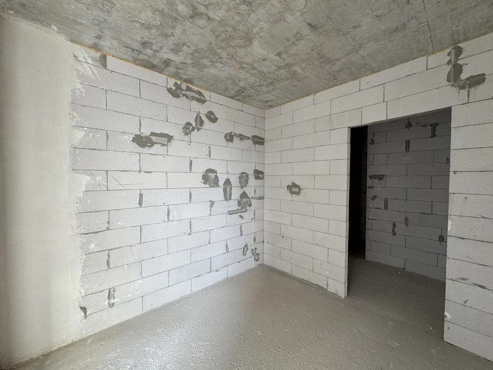 Sale of a three-room business-class apartment in the Yarko Center residential complex -