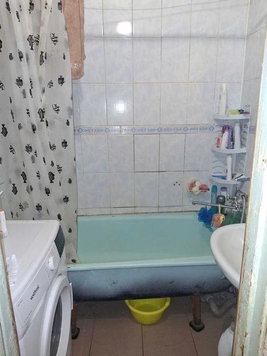 Продається  4-к квартира на Артема