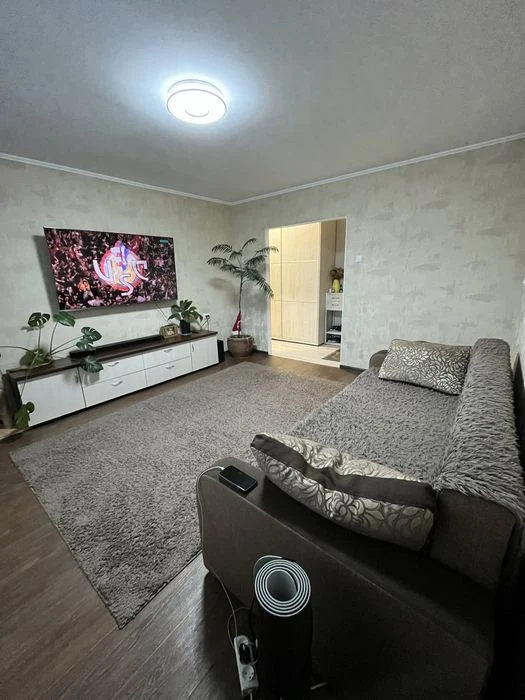 Продам 3-кімнатну квартиру від власника, Жадова (за Атб), 65