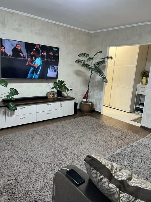 Продам 3-кімнатну квартиру від власника, Жадова (за Атб), 65