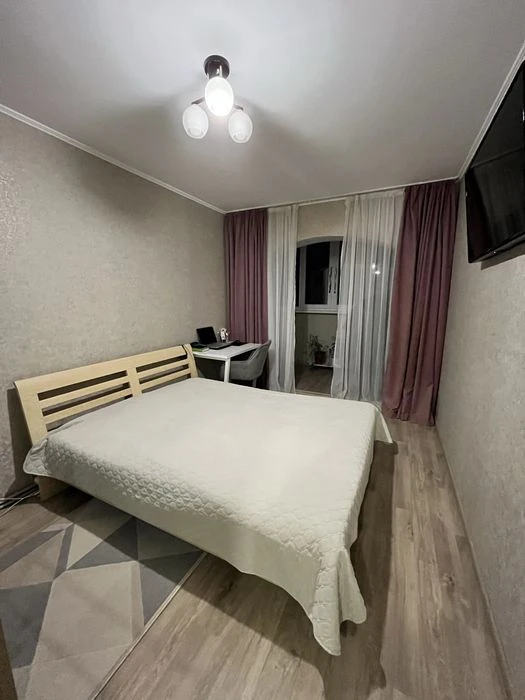 Продам 3-кімнатну квартиру від власника, Жадова (за Атб), 65