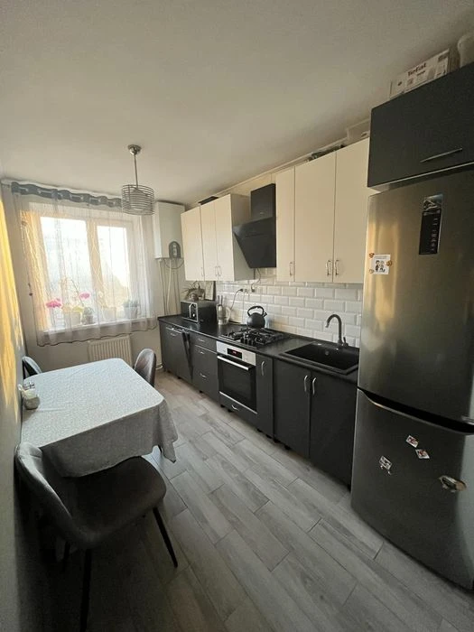 Продам 3-кімнатну квартиру від власника, Жадова (за Атб), 65