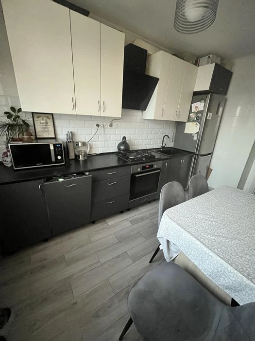 Продам 3-кімнатну квартиру від власника, Жадова (за Атб), 65