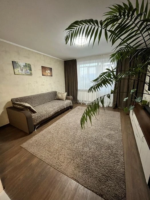Продам 3-кімнатну квартиру від власника, Жадова (за Атб), 65