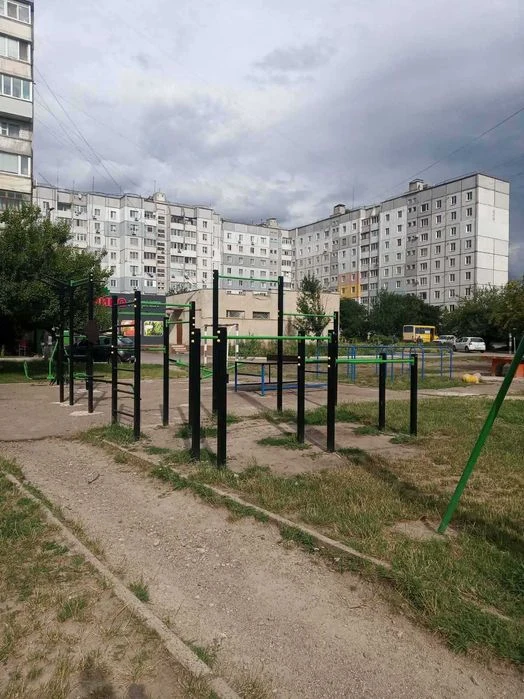 продаж 3к кв на Жадова