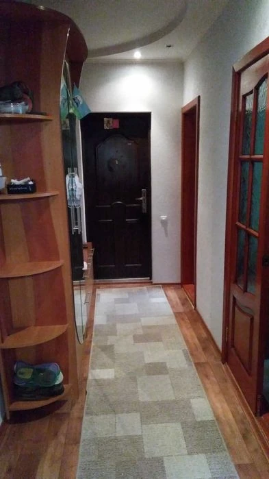 продаж 3к кв на Жадова