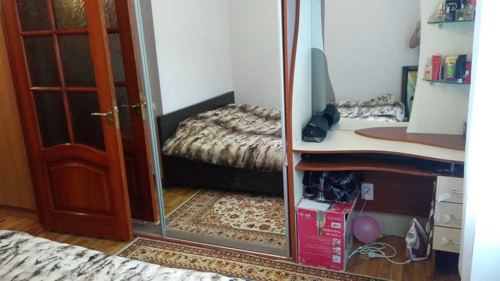 продаж 3к кв на Жадова