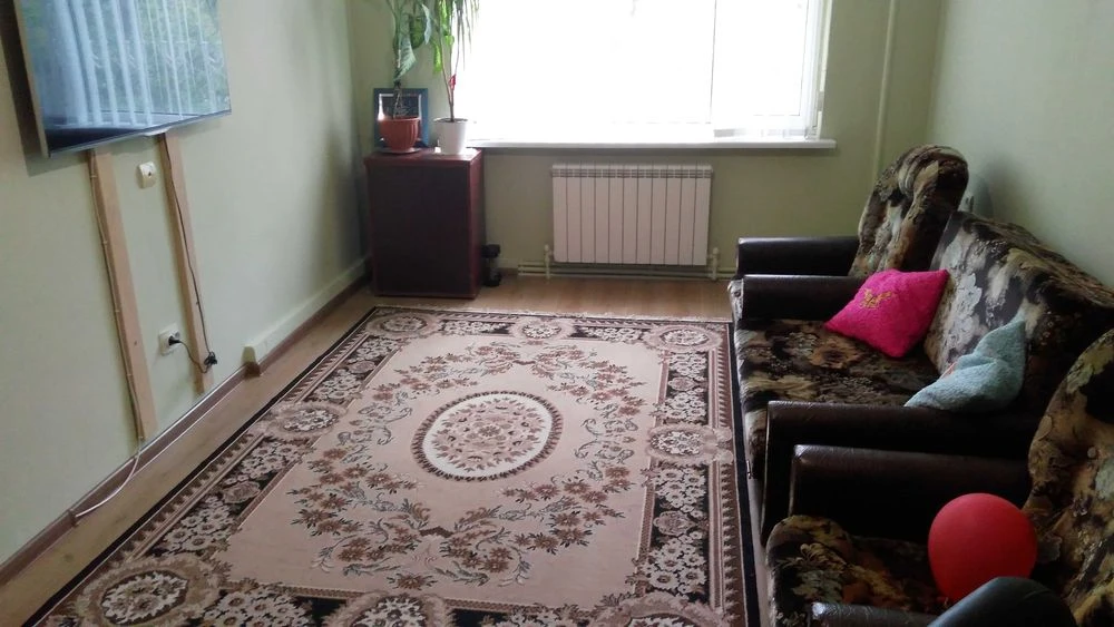 продаж 3к кв на Жадова