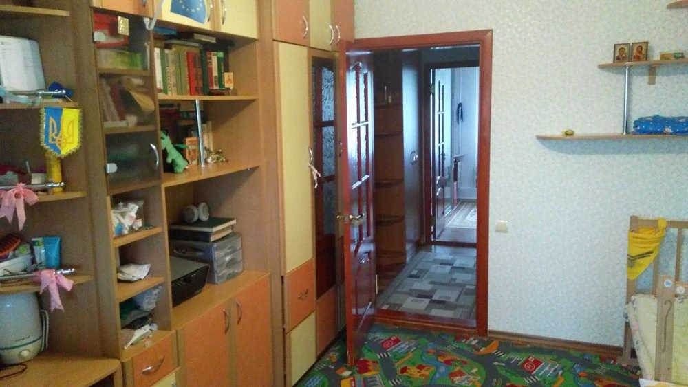 продаж 3к кв на Жадова
