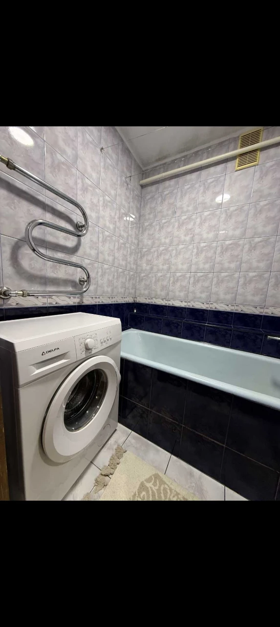 Продам 2 кімнатну квартиру на Відродження