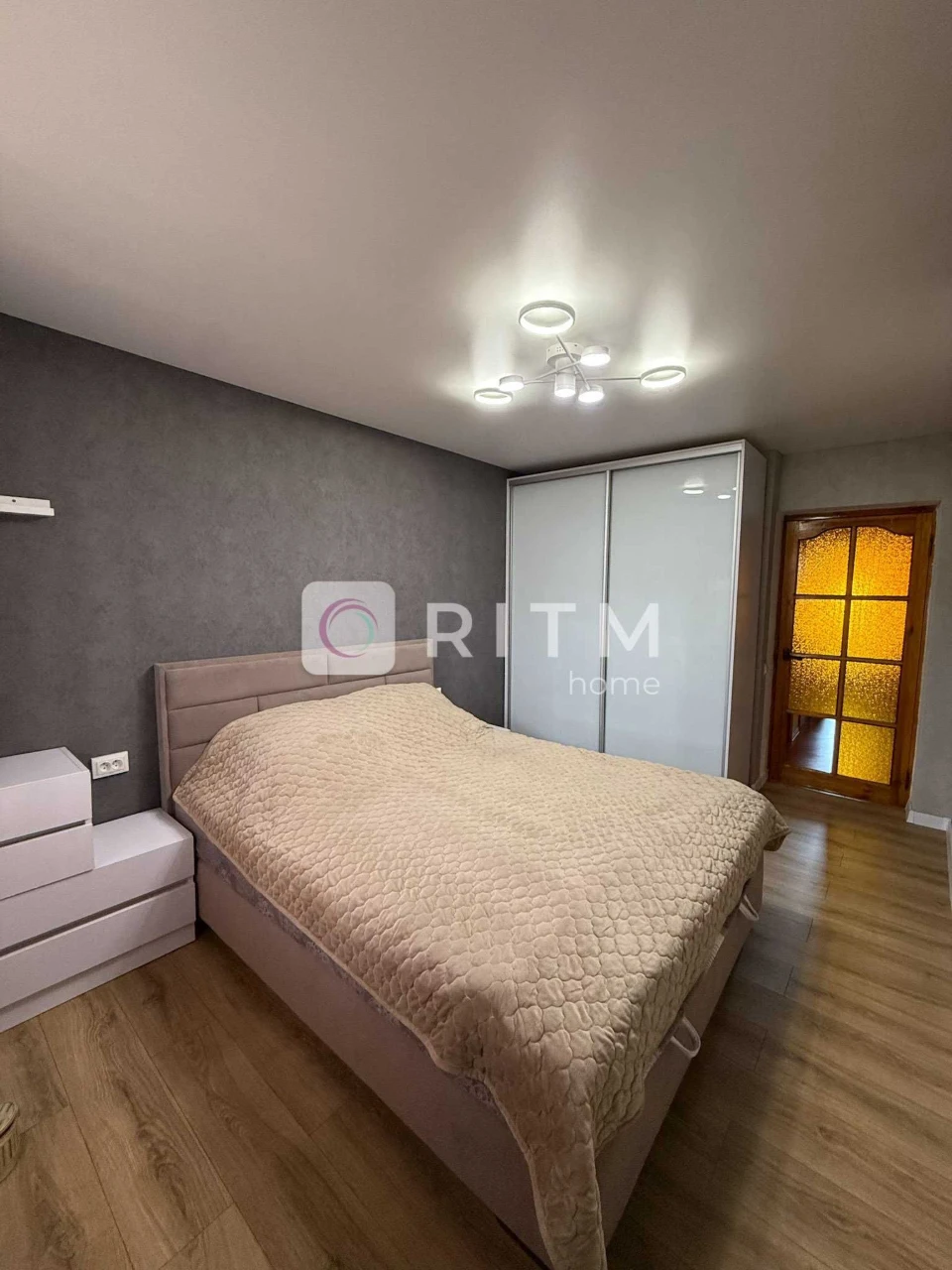 Продаж 4 кім. квартири 73.10 м2 на вул. Захисників України (