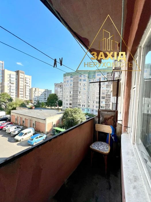 Двокімнатна біля РАЦСу, просп. Соборності, 4 поверх
