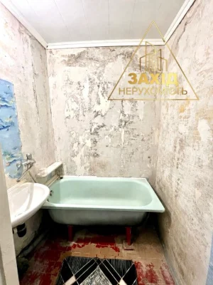 Двокімнатна біля РАЦСу, просп. Соборності, 4 поверх