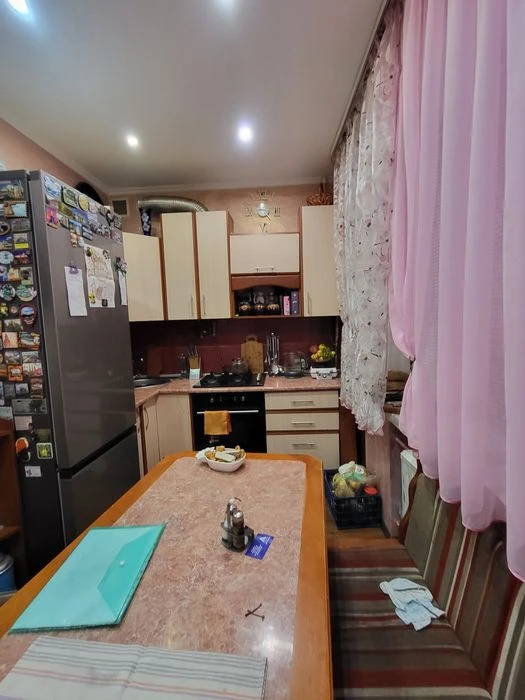 Продам 3-х кімнатну квартиру, район 5 школи