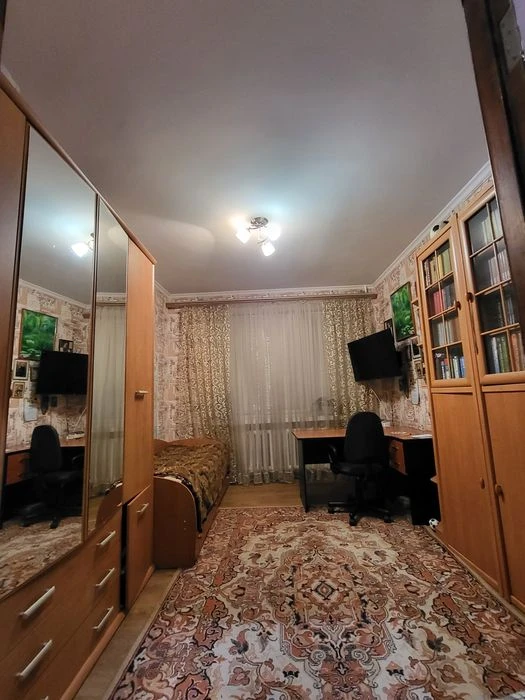Продам 3-х кімнатну квартиру, район 5 школи