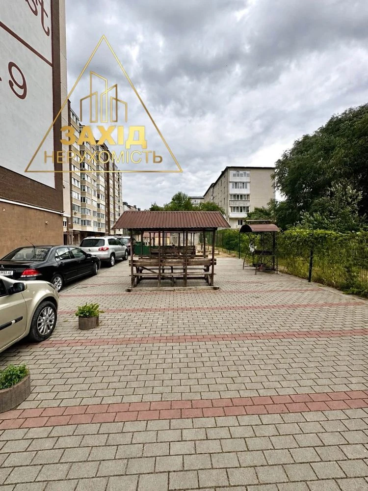 Видова великогабаритна за СУПЕРЦІНОЮ 731 $ / м²