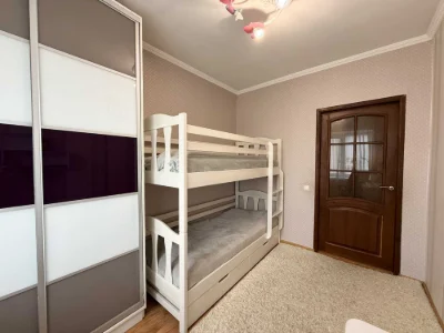 Продаж 3-кімнатної квартири з ремонтом на вул. Львівській, м