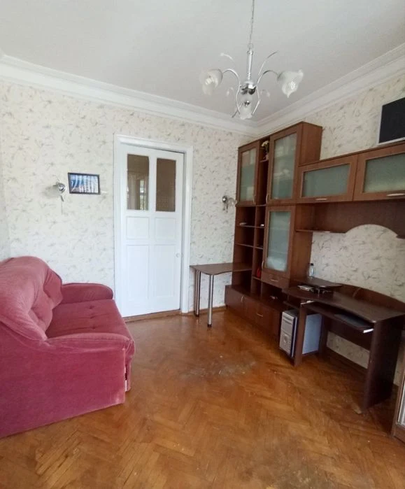 Продаж 2 кімнатної сталінки пр. Центральний зуп. Водопровідн
