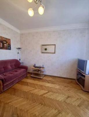 Продаж 2 кімнатної сталінки пр. Центральний зуп. Водопровідн