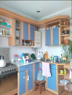 Продам 2-х комнатную "Сталинку" в Центре