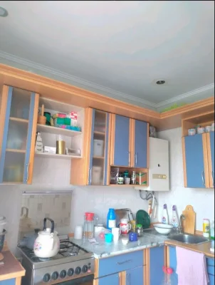 Продам 2-х комнатную "Сталинку" в Центре
