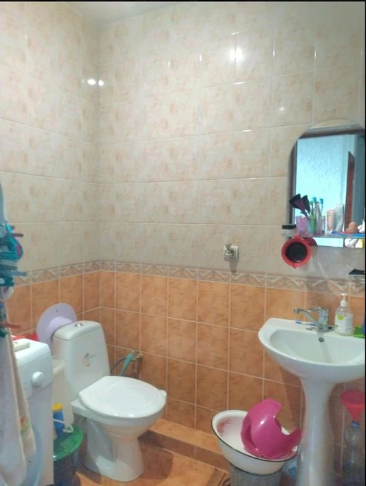 Продам 2-х комнатную "Сталинку" в Центре
