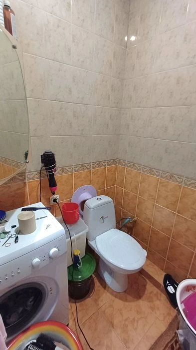 Продам 2-х комнатную "Сталинку" в Центре
